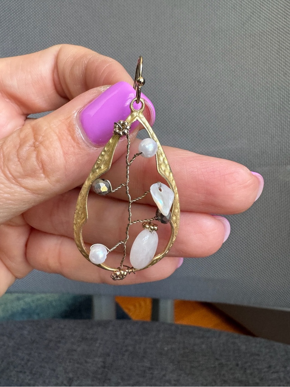 Vintage Boho Gold-Tone Teardrop Wirework Earrings with White Gem Accents - Picture 6 of 7